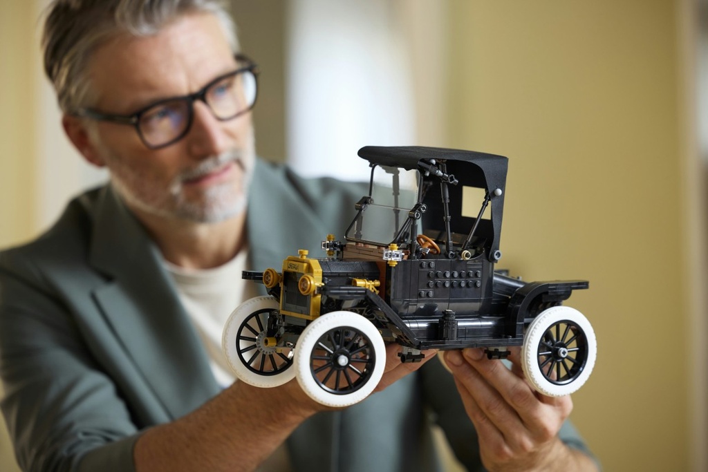 LEGO Icons Ford Model T - Retro Car Model Kit for Adults - Collectible Display Set W/Fabric Roof Tall Wheels & Split Windscreen - DIY Gift for Fans O