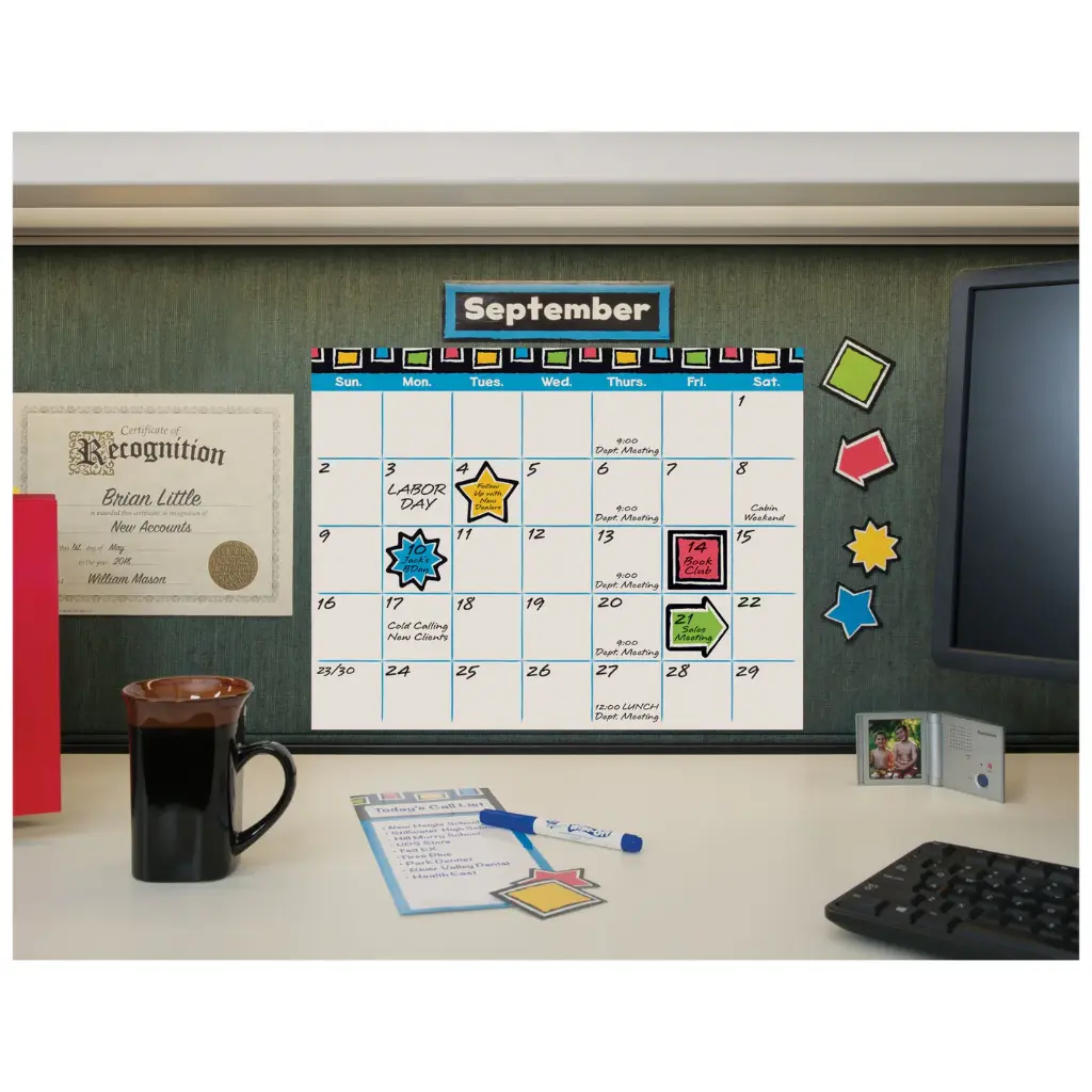 T8392-4-Bulletin-Board-Bold-Wipe.webp
